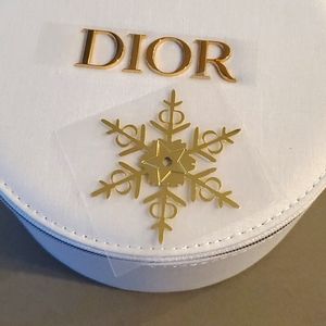 New wrapped DIOR Christmas snowflake star VIP beauty gold tone Dior CD Logo